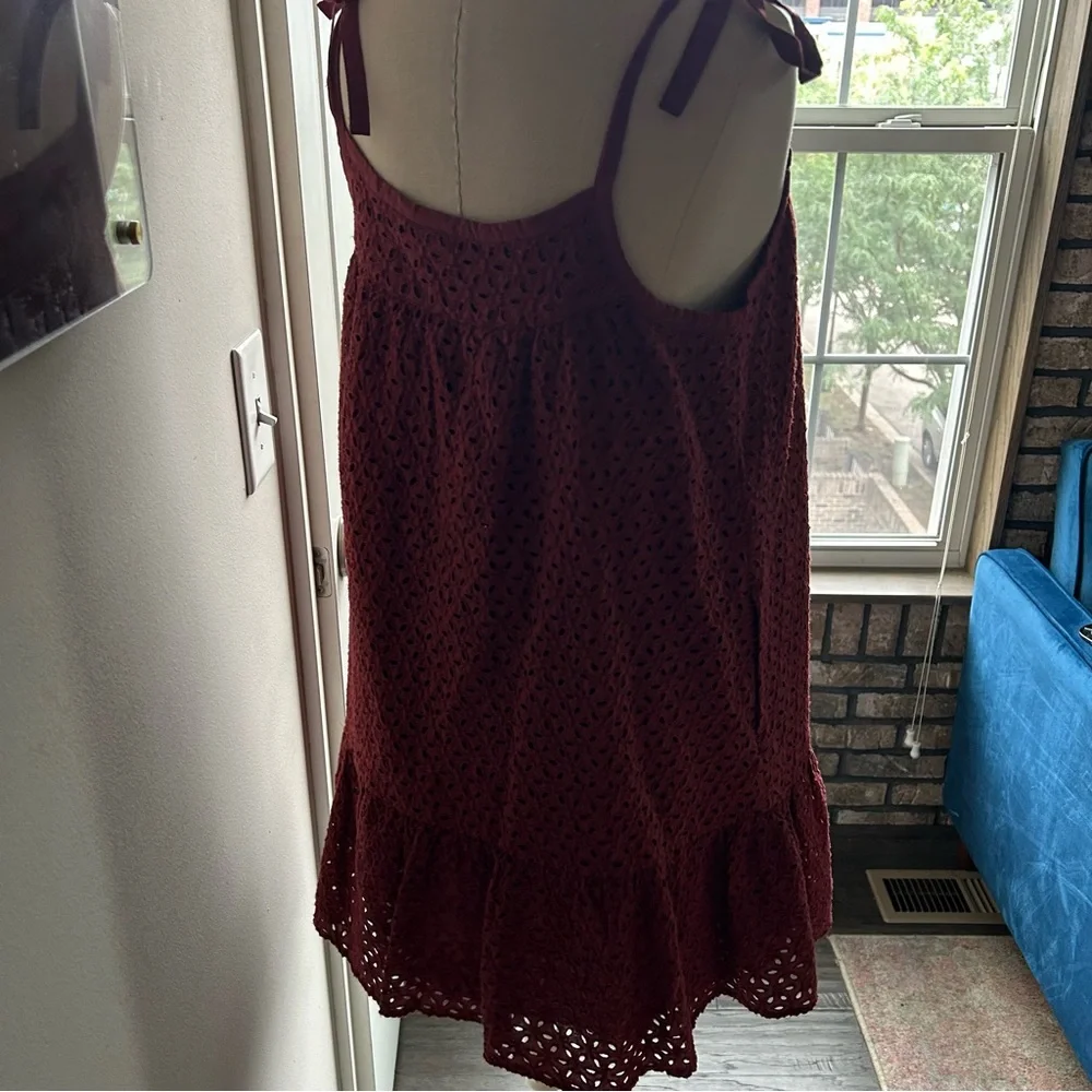 GAP Burgundy Eyelet Mini Dress – Size XS, Adjustable Bow Straps - Picture 5 of 6